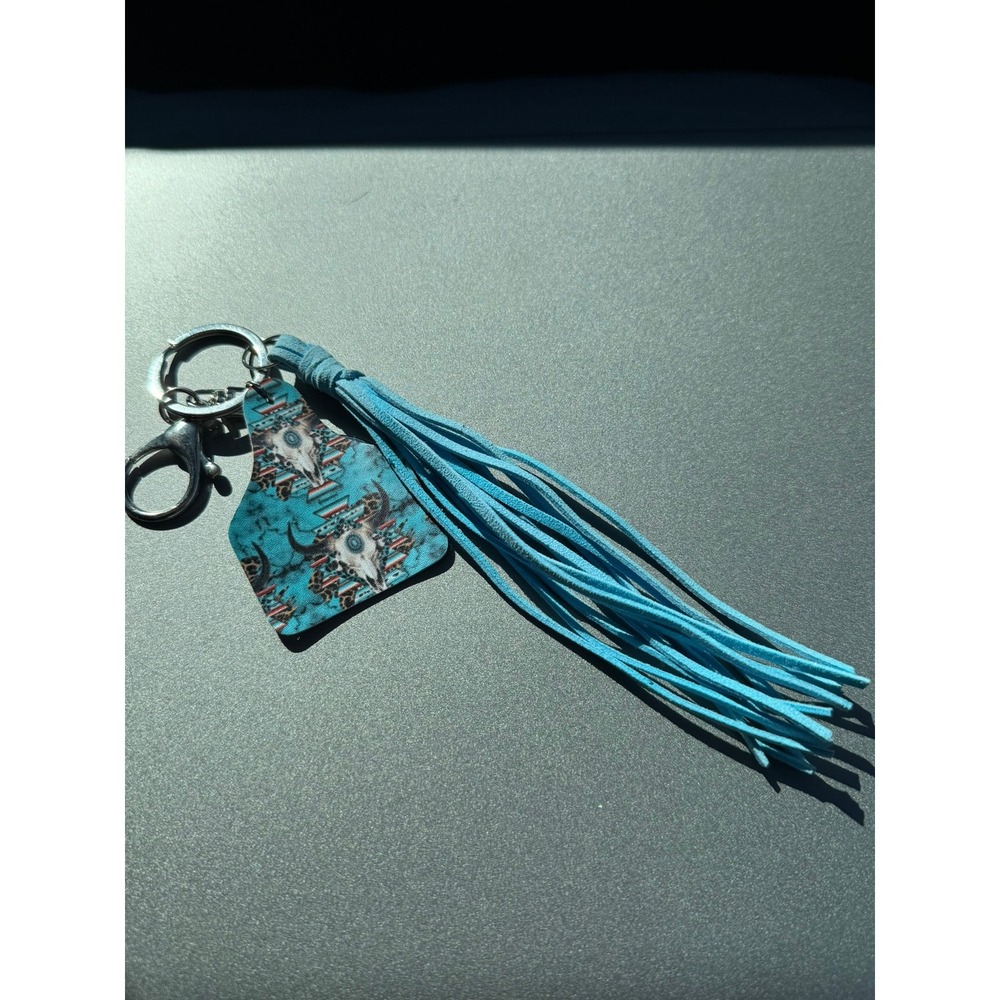Western Turquoise Steer Skull Ear Tag Keychain with‎ Faux Suede Tassel Bag Charm